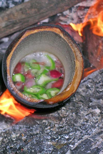 repas traditionnel lahu en thailande