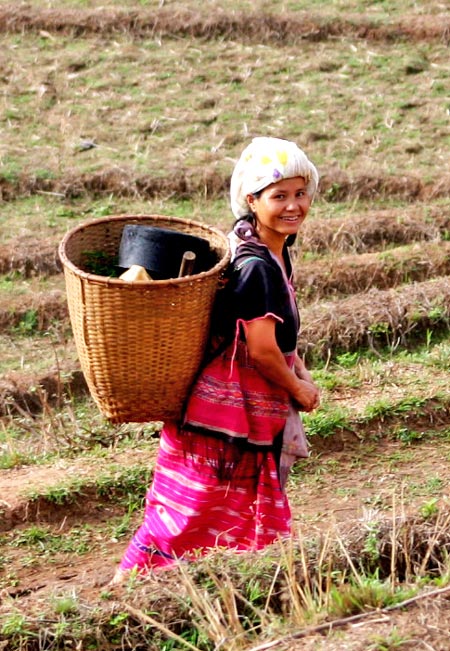 femme karen dans le nord de la Thailande