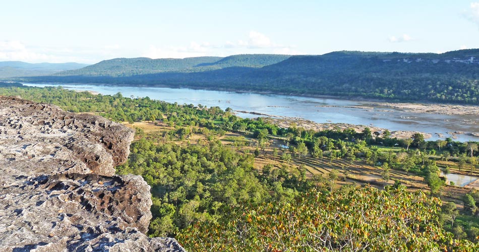 Vue sur le Mékong depuis le Pha Taem National Park